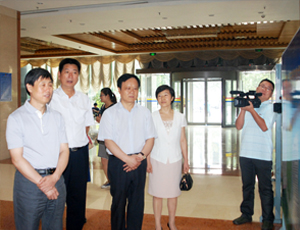 ʡ����(li��n)����ϯ�O��̩����˾ҕ����������������`��ӹ���